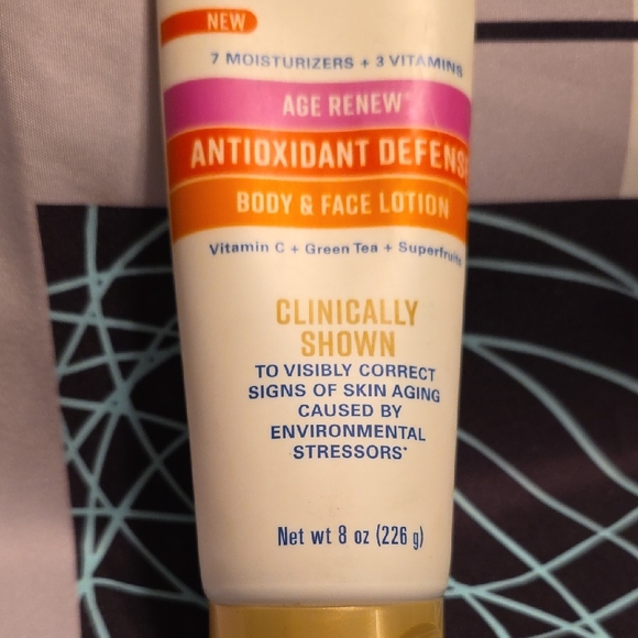 Gold Bond Age Renew Antioxidant Defense Moisturizer - 8.0 oz, New - Picture 3 of 5